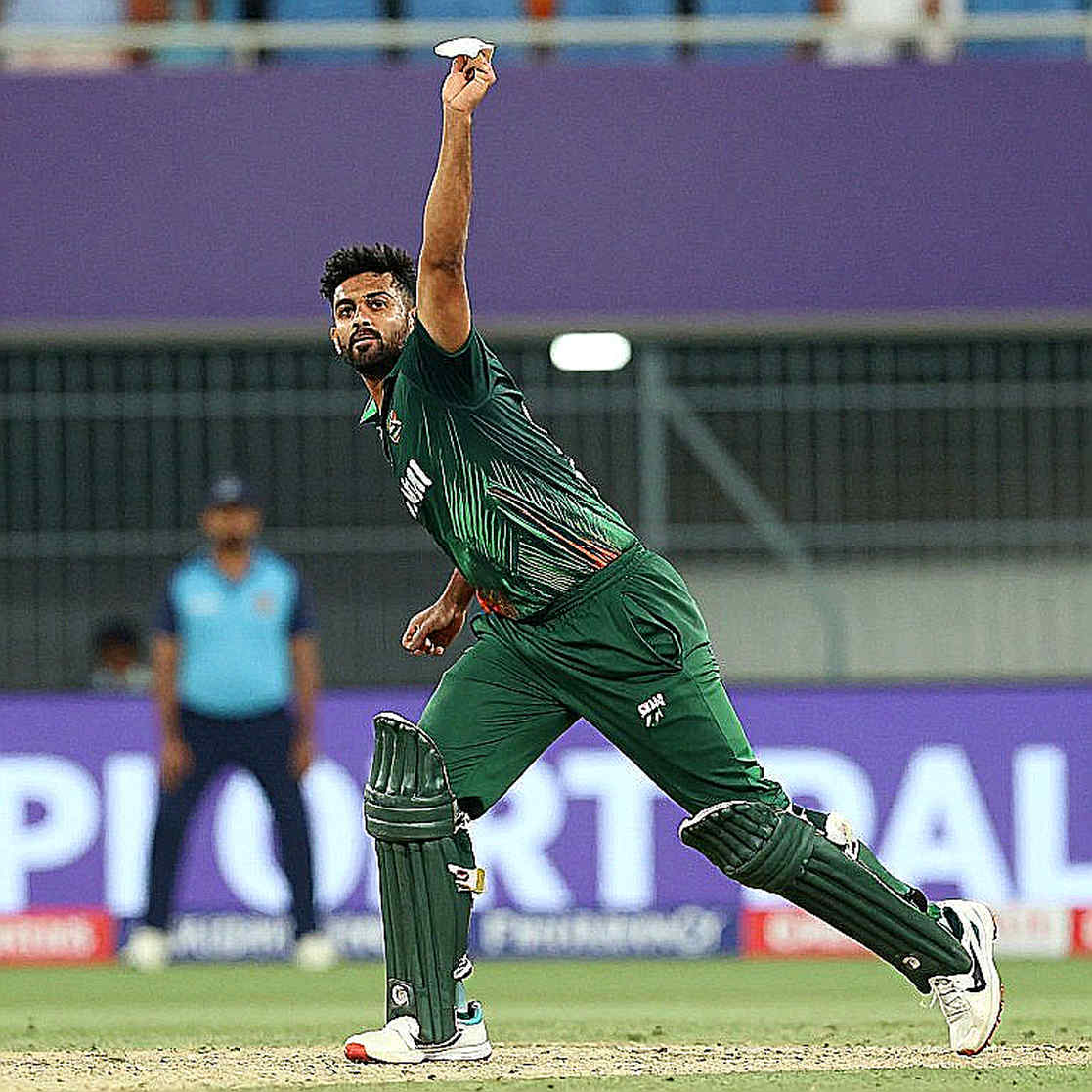হায়দরাবাদের ২৪৮: ভারতের মিডল অর্ডার কেন ভেঙে পড়ল, আর শাই হোপের ধৈর্য কী বলে