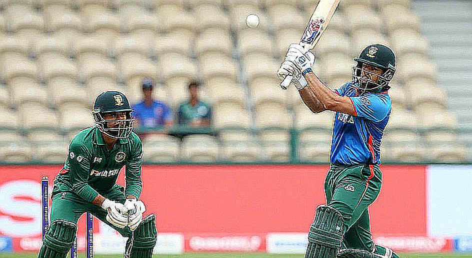 ষোড়শ ওভারে শেষ তাড়া, আর স্কোরকার্ডের যে ঘরটা ফাঁকা রয়ে গেল