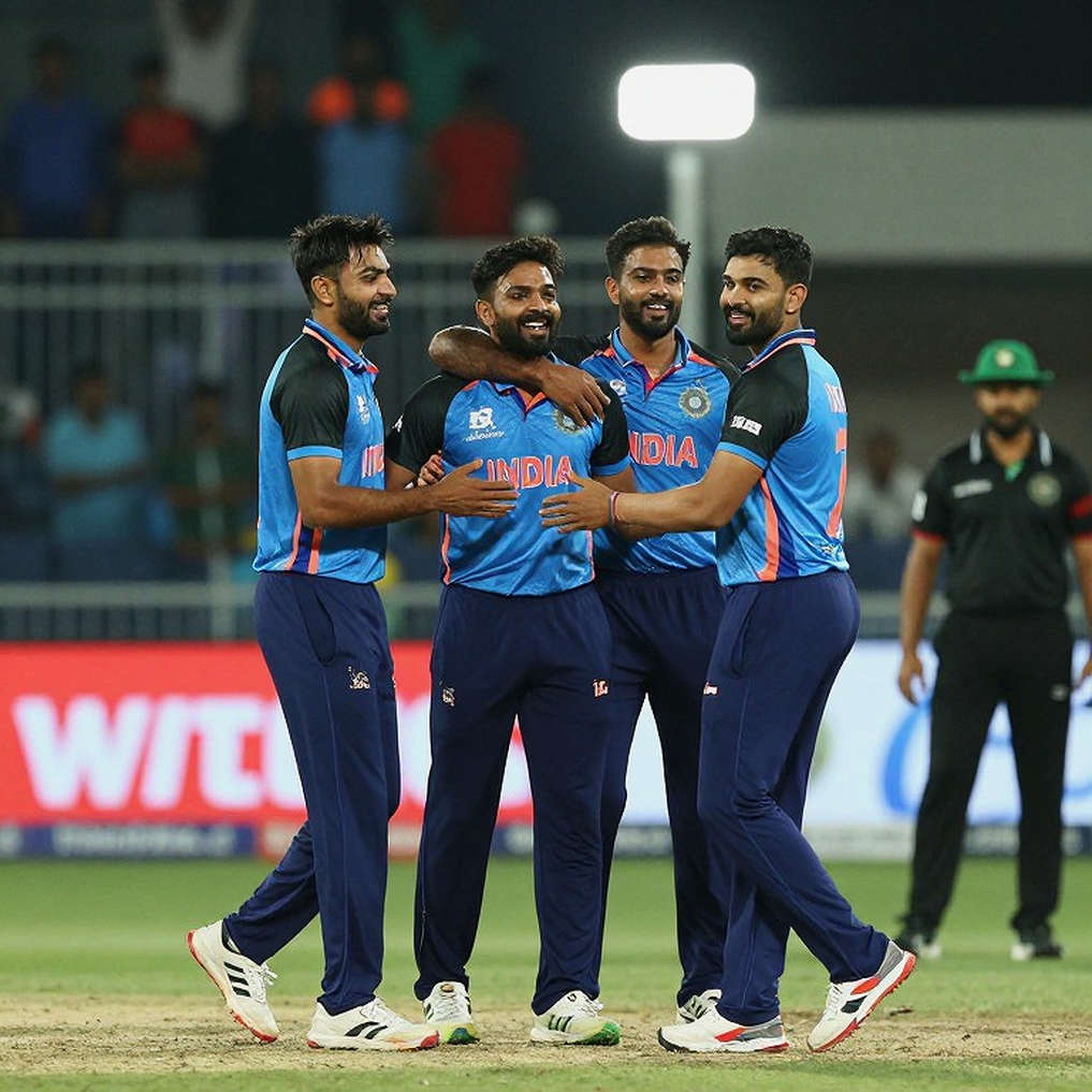 নীরব ওভারের মানচিত্র: রঞ্জি ট্রফির শীত, বুমরাহর বোঝা আর ডট বলের অদৃশ্য ভাষা