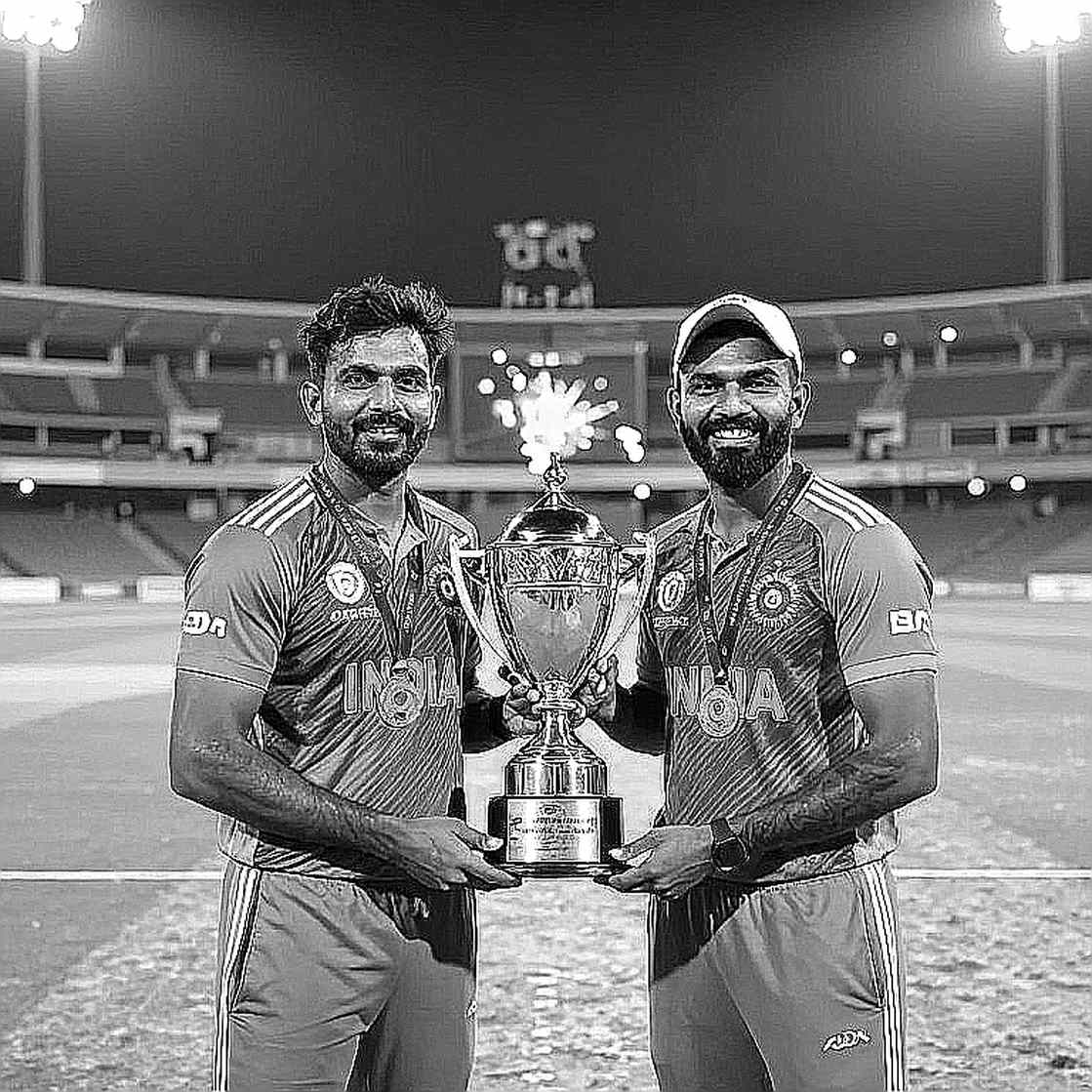 শারজার খালি চেয়ার: WCL-এ 'টেকনিক্যাল কারণ' নামের কাগজটি যা এখনো স্বীকার করেনি শারজার খালি চেয়ার: WCL-এ 'টেকনিক্যাল কারণ' নামের কাগজটি যা এখনো স্বীকার করেনি