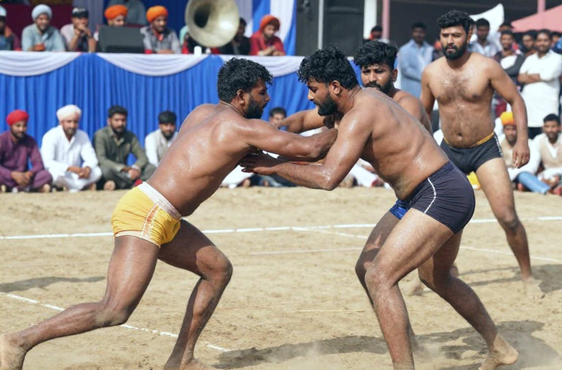 বোনাস লাইনের ধারে দাঁড়িয়ে: এশিয়ান গেমসে ভারত-বাংলাদেশ কাবাডির স্কোরবোর্ড যা গোপন করে
